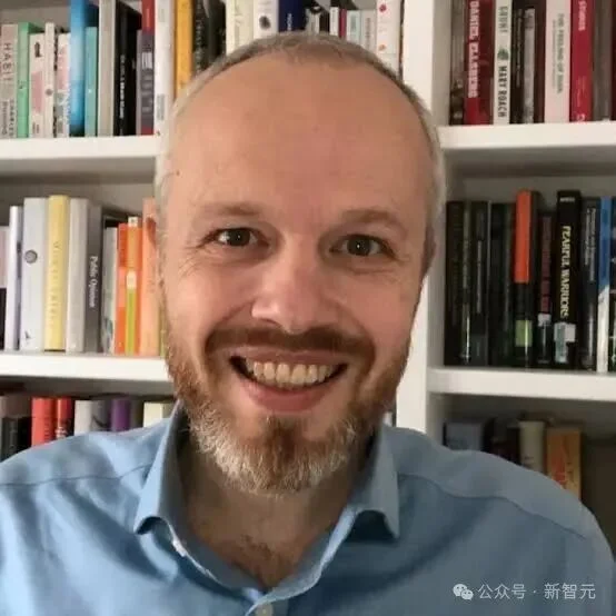 最新AI军事模拟：Claude、Gemini、GPT对决，95%对局发射核弹