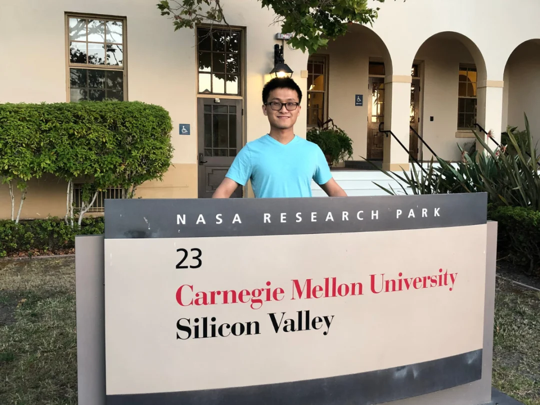 不融资的办公agent，跑出千万美元ARR｜对话Kuse CTO徐雨豪