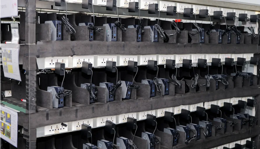 当一家代工厂决定做AI硬件，3年干到3亿年销｜对话一线